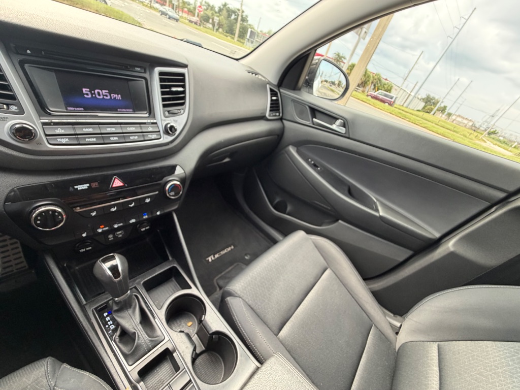 2017 Hyundai Tucson Night - Photo 11